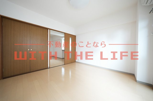 エトランゼ12【10.000円キャッシュバック対象物件】の居間・リビング|使いやすいリビングです