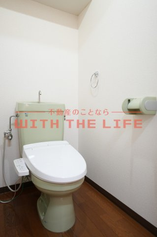 エトランゼ12【10.000円キャッシュバック対象物件】のトイレ|落ち着いた色調のトイレです