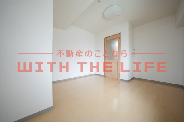 エトランゼ12【10.000円キャッシュバック対象物件】の内装|明るい室内です
