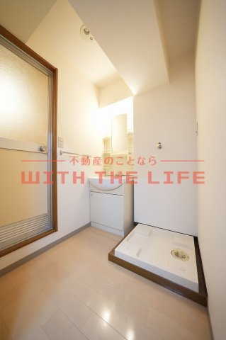 エトランゼ12【10.000円キャッシュバック対象物件】の洗面所|忙しい朝には欠かせない洗面所です