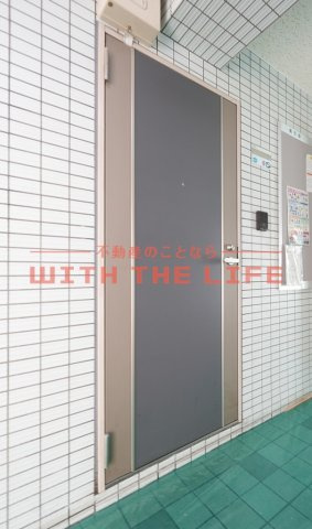 エトランゼ12【10.000円キャッシュバック対象物件】の玄関|落ち着いた玄関です