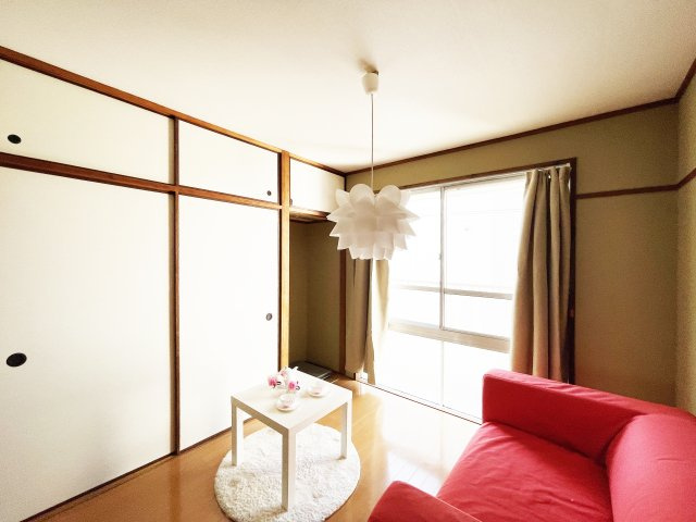 小西ビルの和室