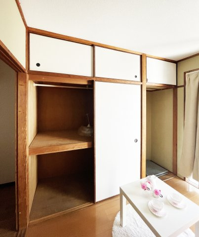 小西ビルの収納