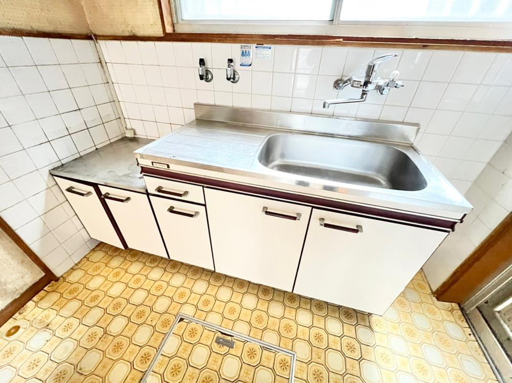 昭栄町　中古一戸建てのキッチン|■物件内覧・資金計画相談・住宅ローン相談、リフォーム相談、お問合せ受付中■
※当日・翌日のご内覧、ご相談はお電話でのお問合せがスムーズです！