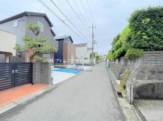 【前面道路含む現地写真】