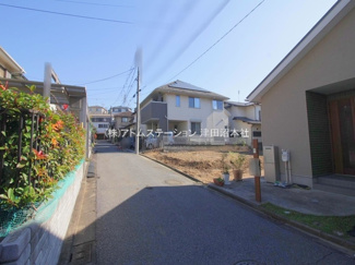 【前面道路含む現地写真】