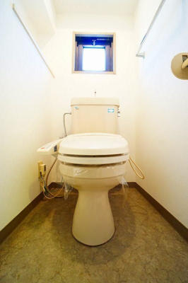 【トイレ】 | スカイガーデンネオ | 別号室の写真になります。現況優先。