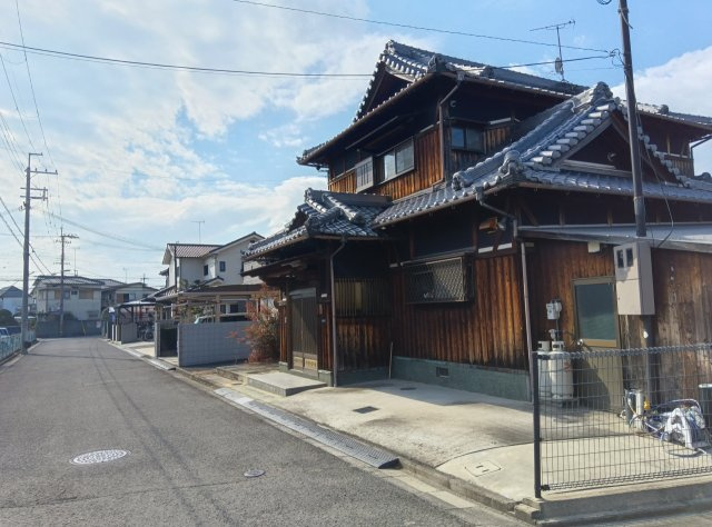 和歌山市栄谷・中古戸建・54522の前面道路含む現地写真