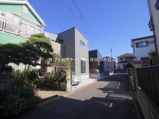 【前面道路含む現地写真】