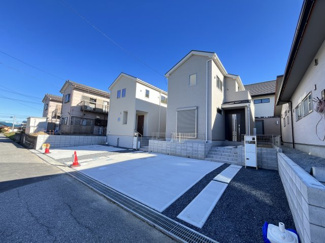 【前面道路含む現地写真】 | 前面道路含む現地写真です