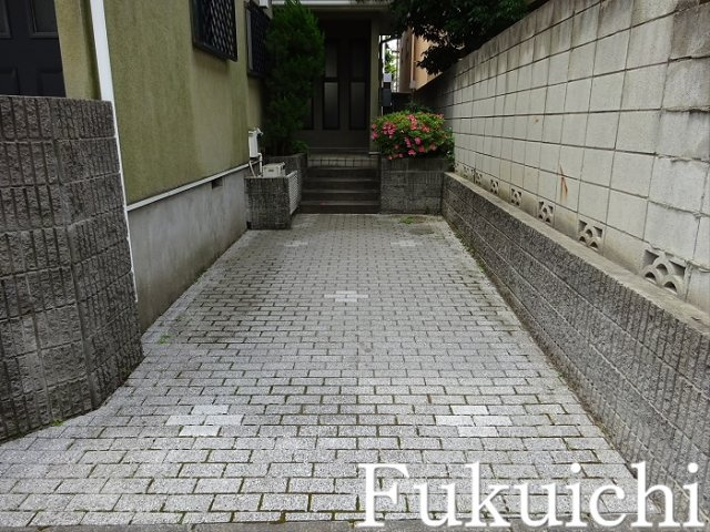 Thy Wingsの駐車場