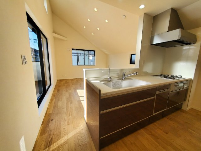 【キッチン】 | 杉並区成田東5丁目　B号棟 | LDKには解放感を演出する吹抜けあり♪グルニエなど収納も豊富な３LDK＋P！完成し、ご内覧可能です♪♪