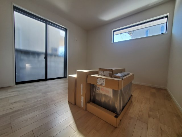 【洋室】 | 杉並区成田東5丁目　B号棟 | LDKには解放感を演出する吹抜けあり♪グルニエなど収納も豊富な３LDK＋P！完成し、ご内覧可能です♪♪