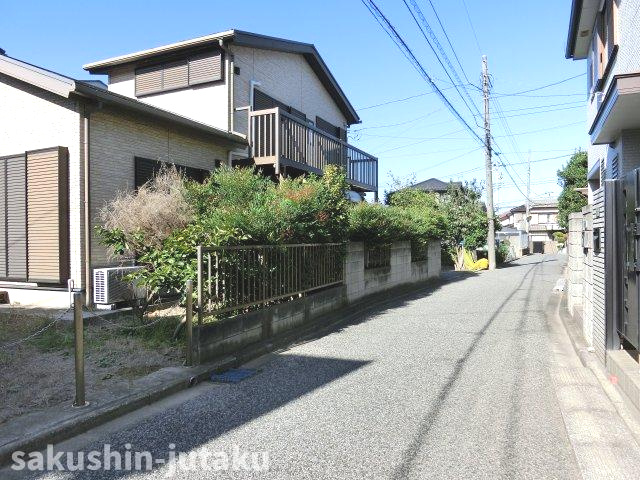 花咲１丁目　売地の前面道路含む現地写真|JR総武線「幕張本郷駅」徒歩１３分　京成本線「京成大久保駅」徒歩１２分