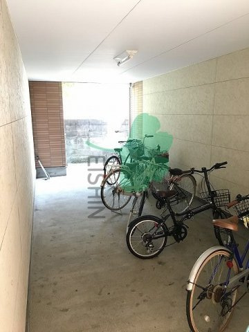 アーバンコーポの駐車場