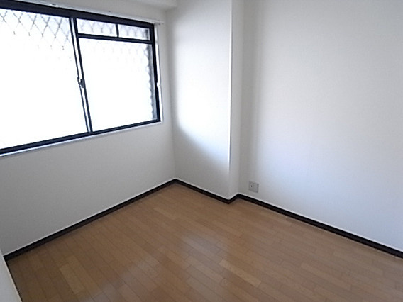 エリム摩耶の洋室