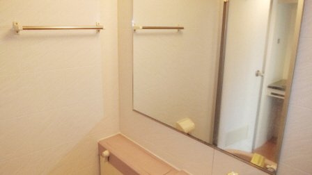 ア・フィットステージ市川南の設備|浴室には大きな鏡つき