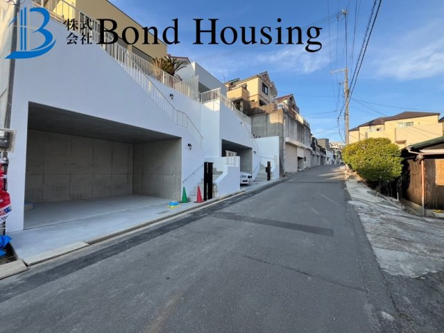 LDK21帖以上アリ　眺望良好　西朝霧丘全6区画　E号地の前面道路含む現地写真