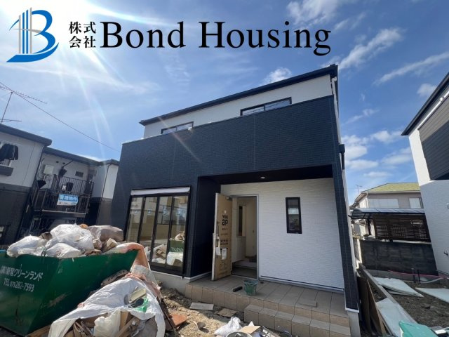 「近隣商業施設充実」二見町西二見2期　2号棟の外観