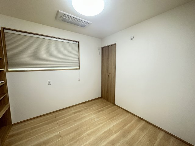 「築浅物件」「駅チカ」二見町西二見駅前　築1年