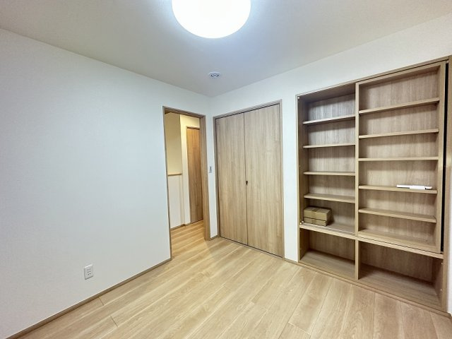 「築浅物件」「駅チカ」二見町西二見駅前　築1年