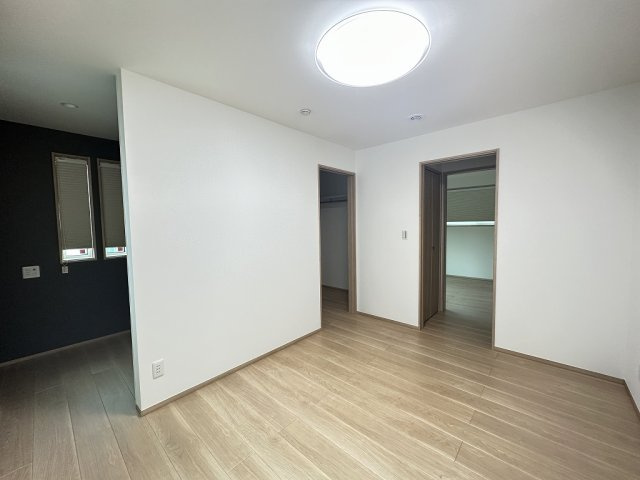 「築浅物件」「駅チカ」二見町西二見駅前　築1年