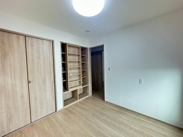 「築浅物件」「駅チカ」二見町西二見駅前　築1年