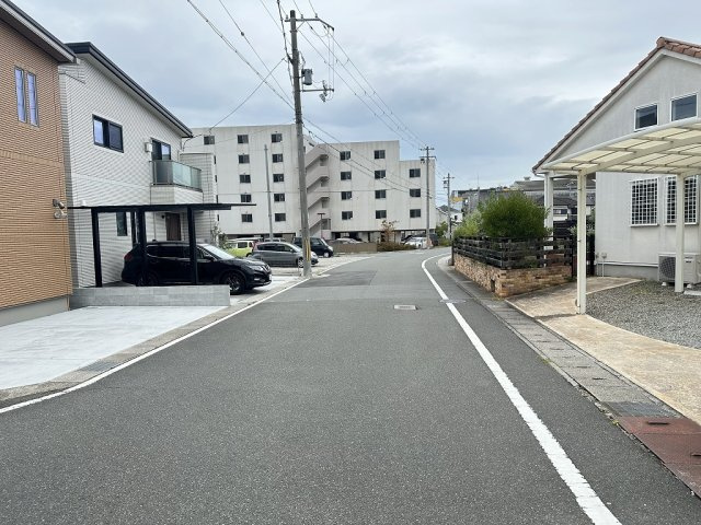 「築浅物件」「駅チカ」二見町西二見駅前　築1年