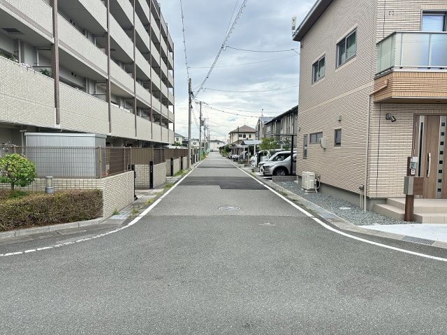 「築浅物件」「駅チカ」二見町西二見駅前　築1年