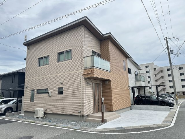 「築浅物件」「駅チカ」二見町西二見駅前　築1年