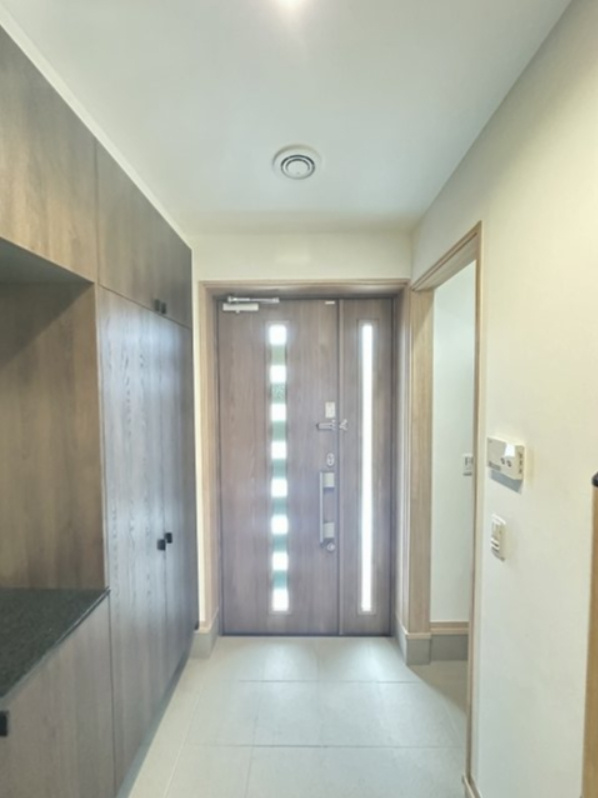 「築浅物件」「駅チカ」二見町西二見駅前　築1年