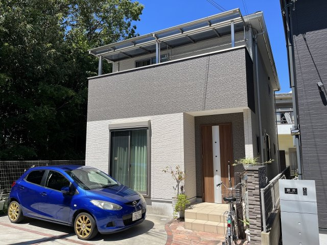 室内丁寧にお使いです　お車2台駐車可能　有瀬　築7年の外観