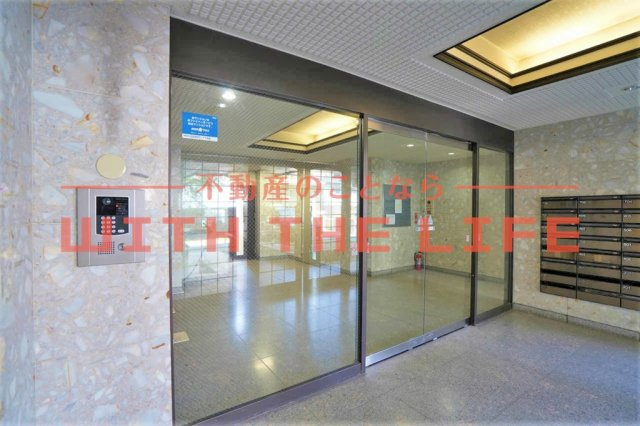 トーカンキャステール通町【キャッシュバック対象物件】のエントランス|ゆとりのあるエントランスです