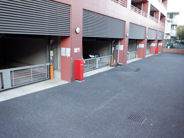 アクシアガーデン南砂の駐車場