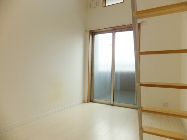 ダイレクト・メゾン原木中山の洋室