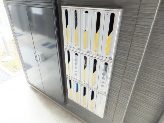 ダイレクト・メゾン原木中山の設備|集合ポスト