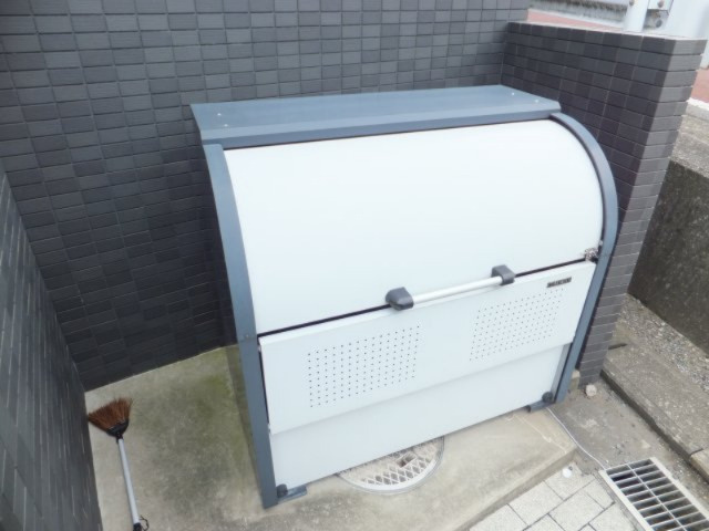 ダイレクト・メゾン原木中山の設備|ゴミ置き場