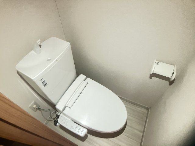 ダイレクト・メゾン原木中山のトイレ