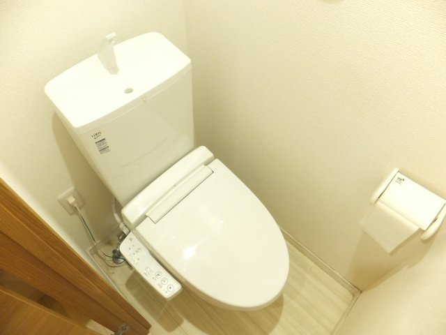 ダイレクト・メゾン原木中山のトイレ