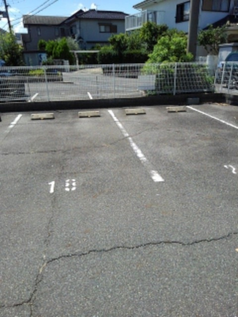 守山市吉身２丁目の店舗一部の駐車場|駐車場です