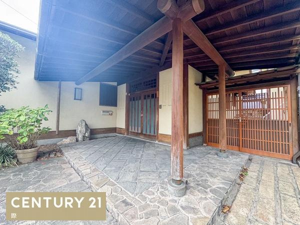 和歌山市吹上3丁目中古戸建の玄関