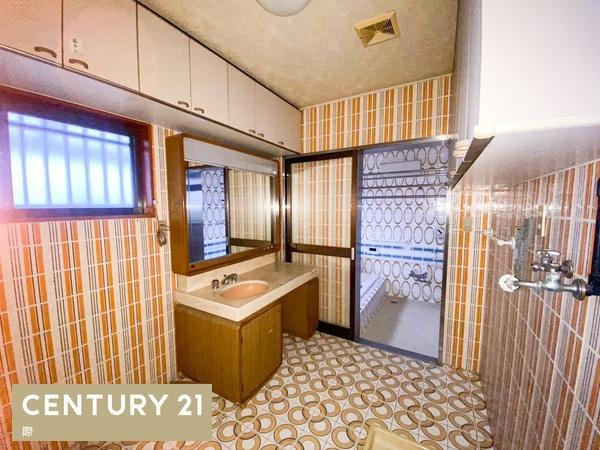 和歌山市吹上3丁目中古戸建の独立洗面台