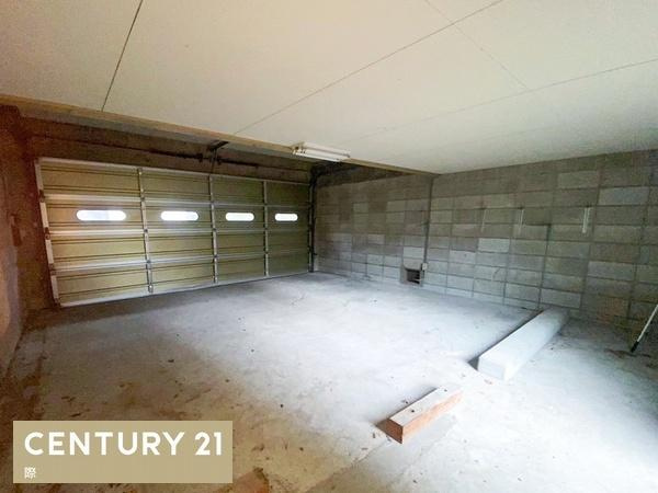 和歌山市吹上3丁目中古戸建の駐車場