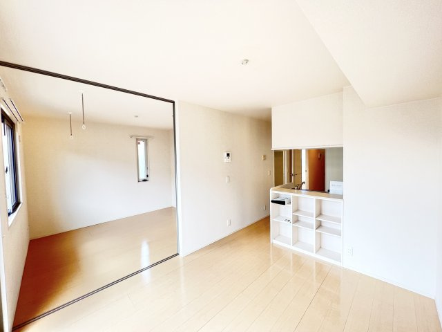 エミネンスAの居間・リビング|使いやすい居間です