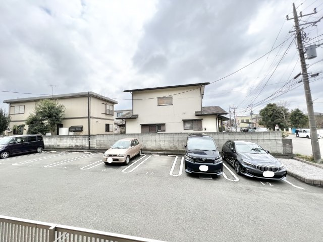 エミネンスAの駐車場|駐車スペースもあります