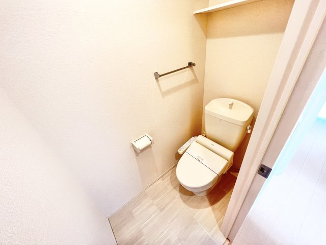 エミネンスAのトイレ|清潔感のあるトイレです