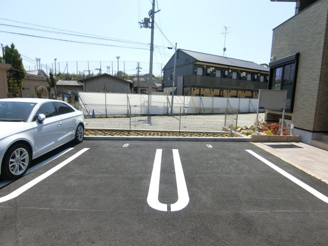 プロムナードⅠの駐車場