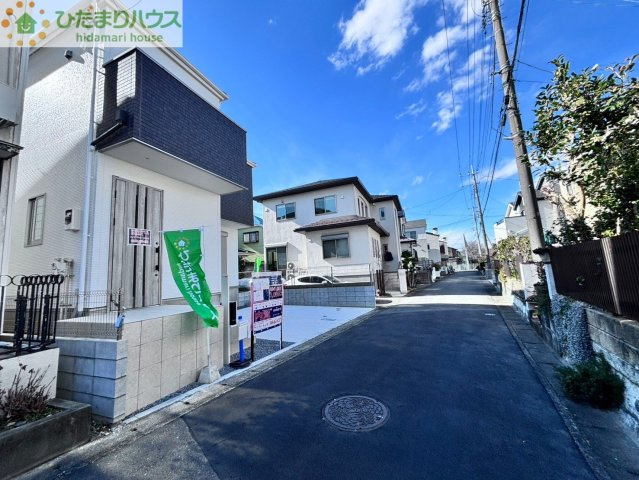 西区プラザ　1期　Terrechez01の前面道路含む現地写真