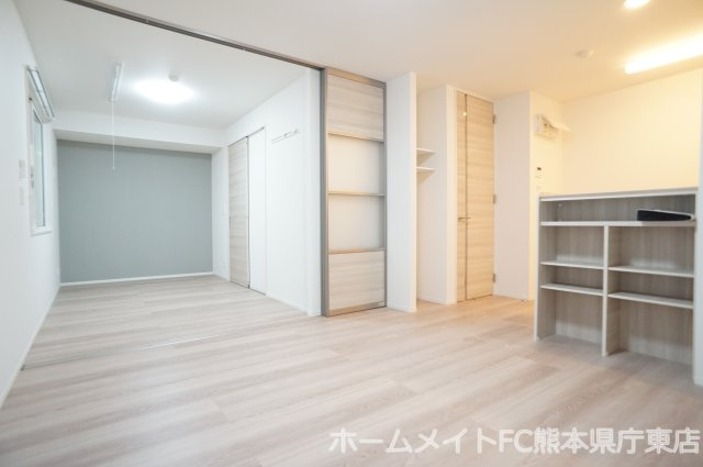 熊本市南区田迎３丁目のアパートの居間・リビング
