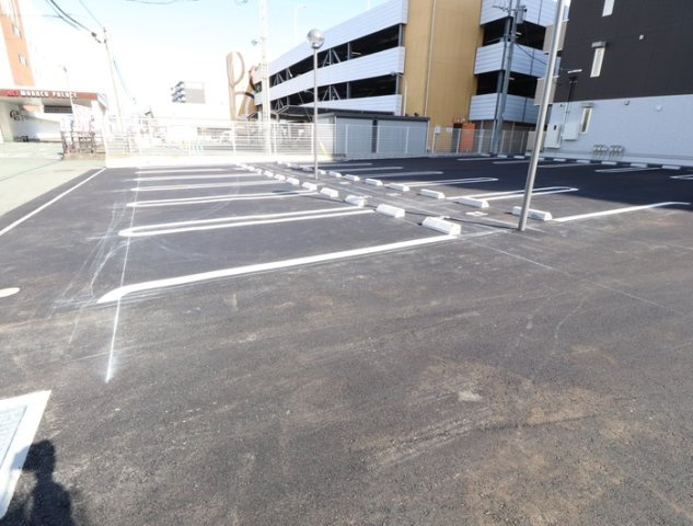 コスモス田迎の駐車場